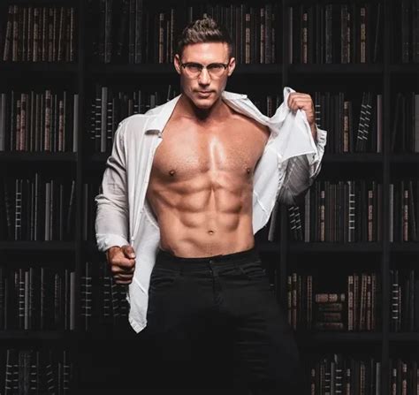 Tyler Sarry: The Bodybuilder YouTuber Baring It All